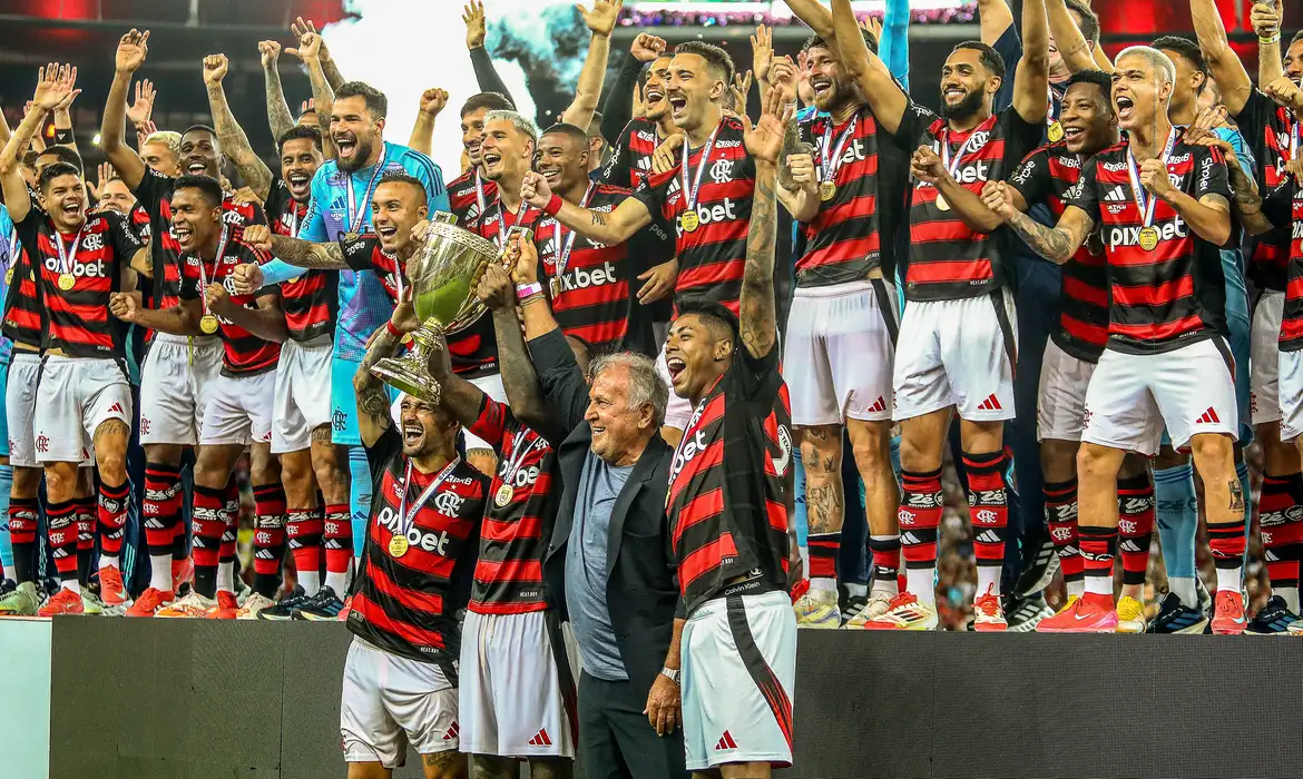 Flamengo conquista bicampeonato carioca após empate sem gols com Fluminense