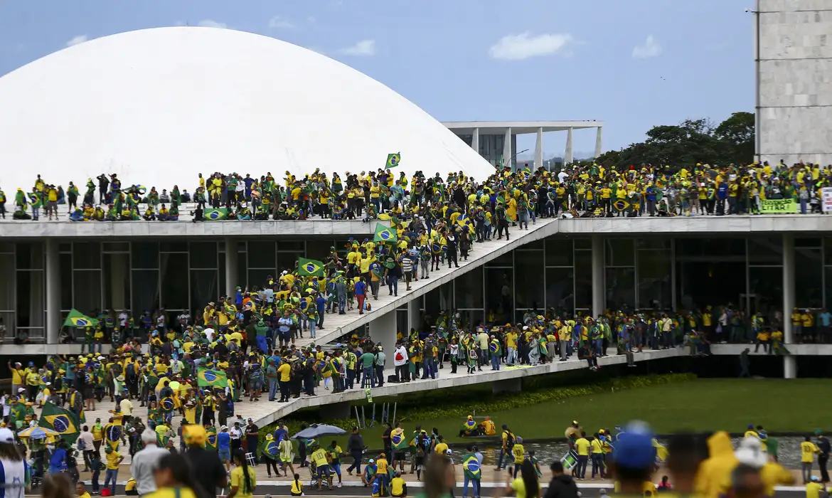 Juristas promovem campanha contra anistia a envolvidos nos atos de 8 de janeiro