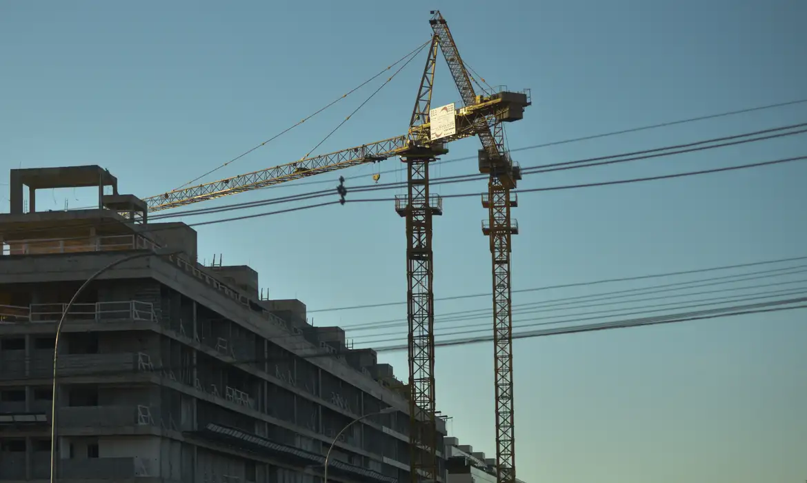 Indústria de materiais de construção mantém previsão de crescimento para 2025