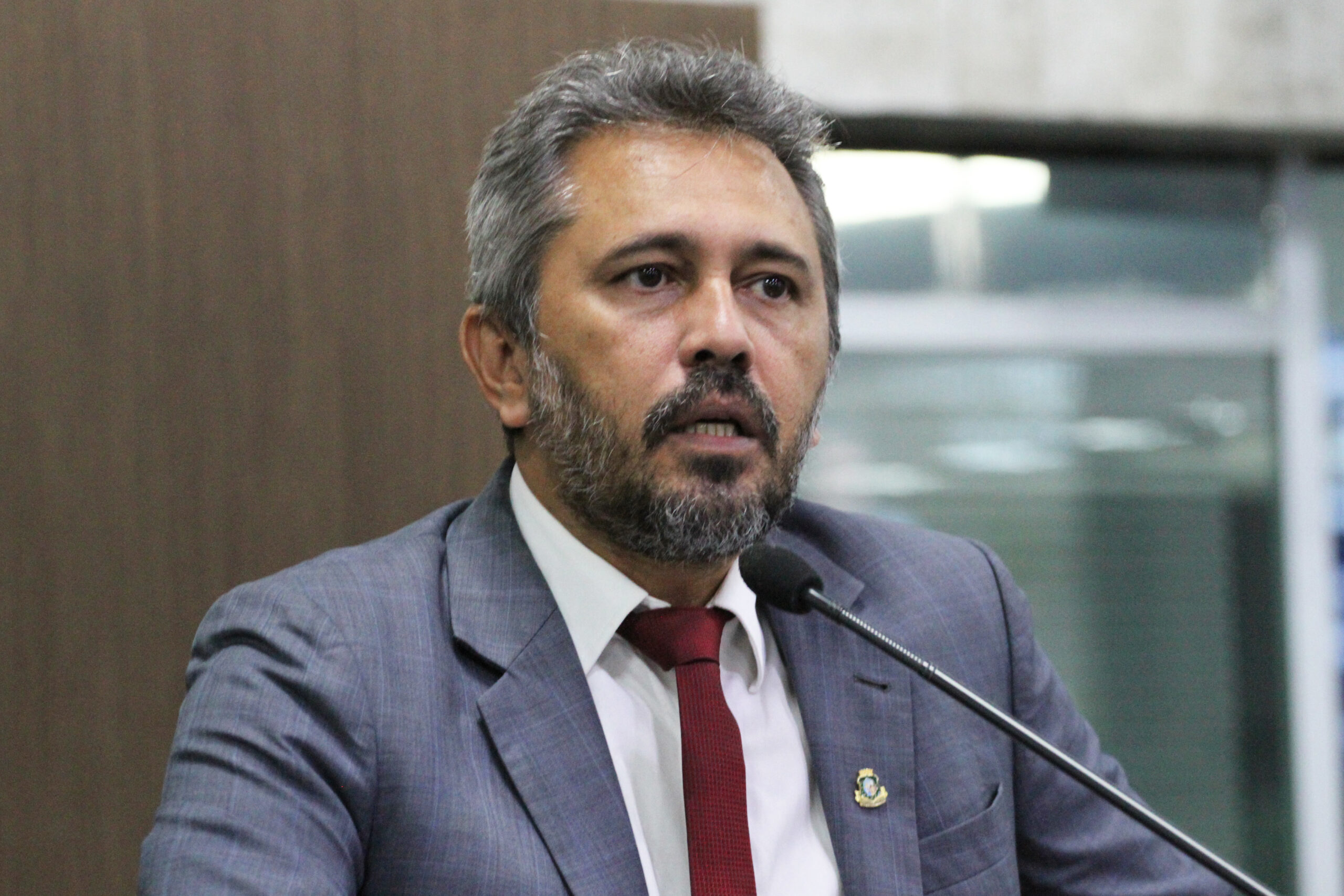 Elmano elogia ações da PM e reforça combate ao crime no Ceará
