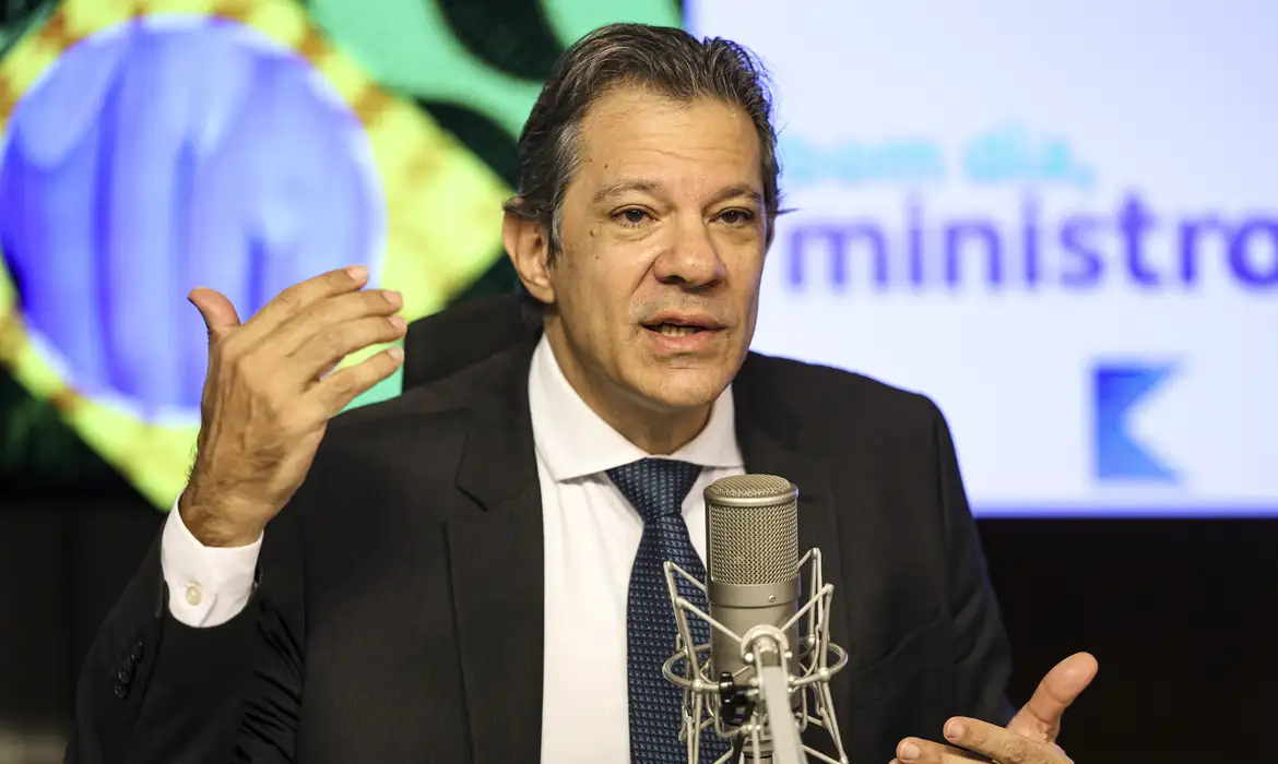 Crédito consignado para CLT busca proteger trabalhadores dos juros altos