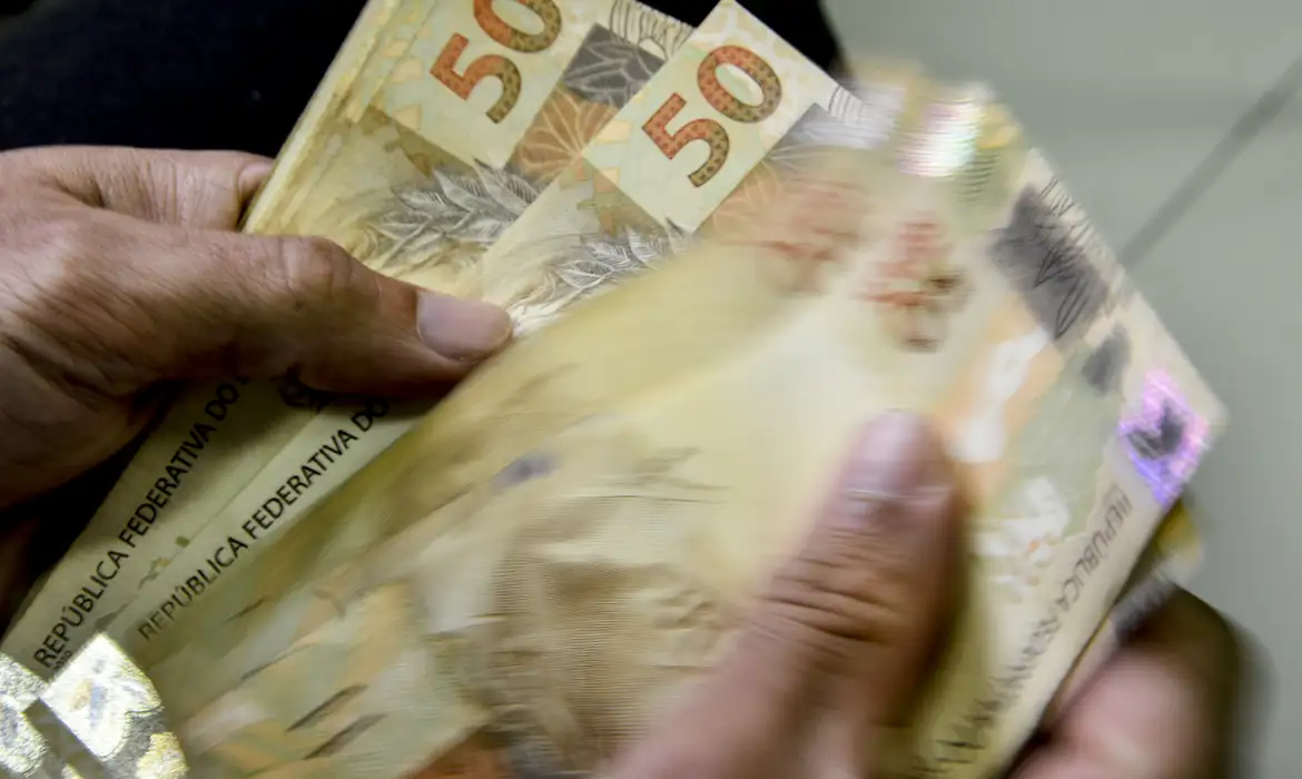 Mais de 40 milhões simulam consignado para CLT