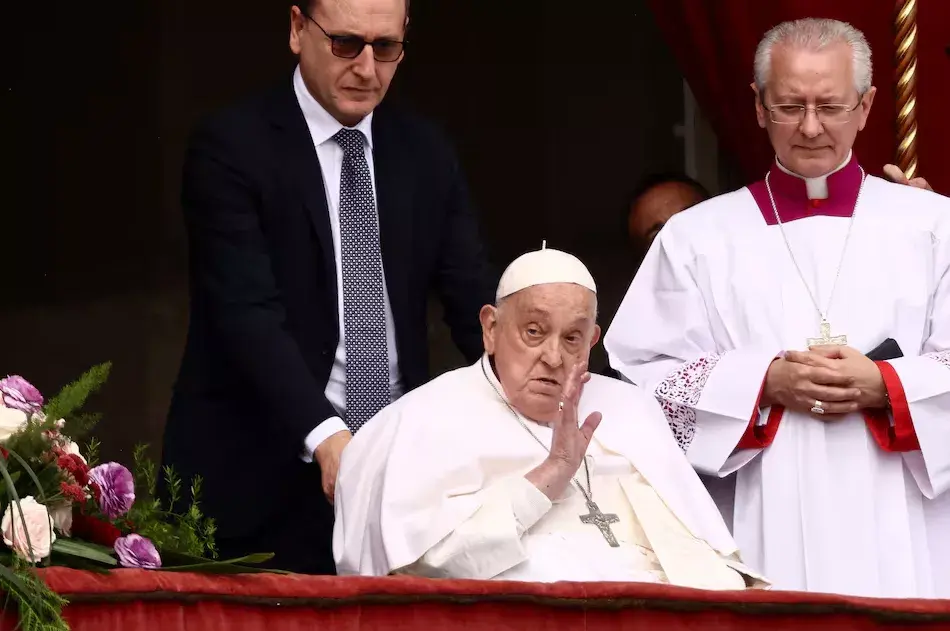 Papa Francisco reaparece e dá bênção no Domingo de Páscoa