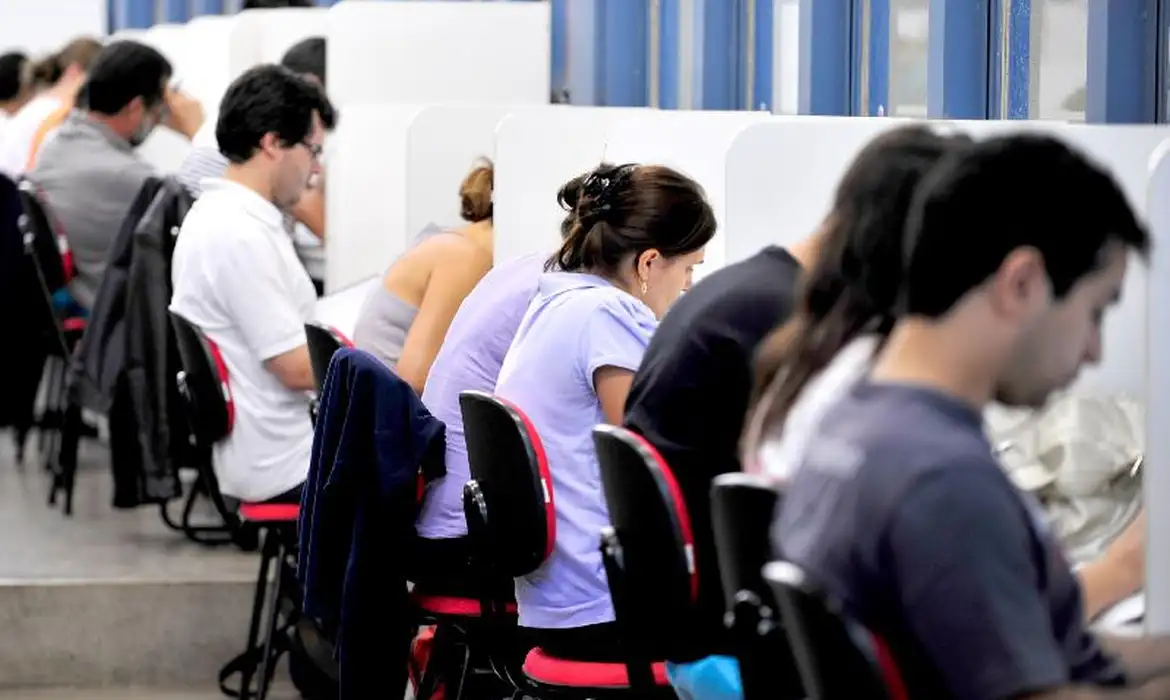 MEC prorroga inscrições para rede de cursinhos populares