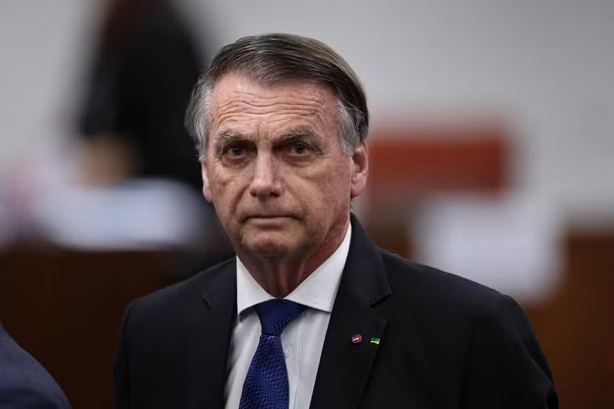 48% dos brasileiros querem prisão de Bolsonaro por golpe