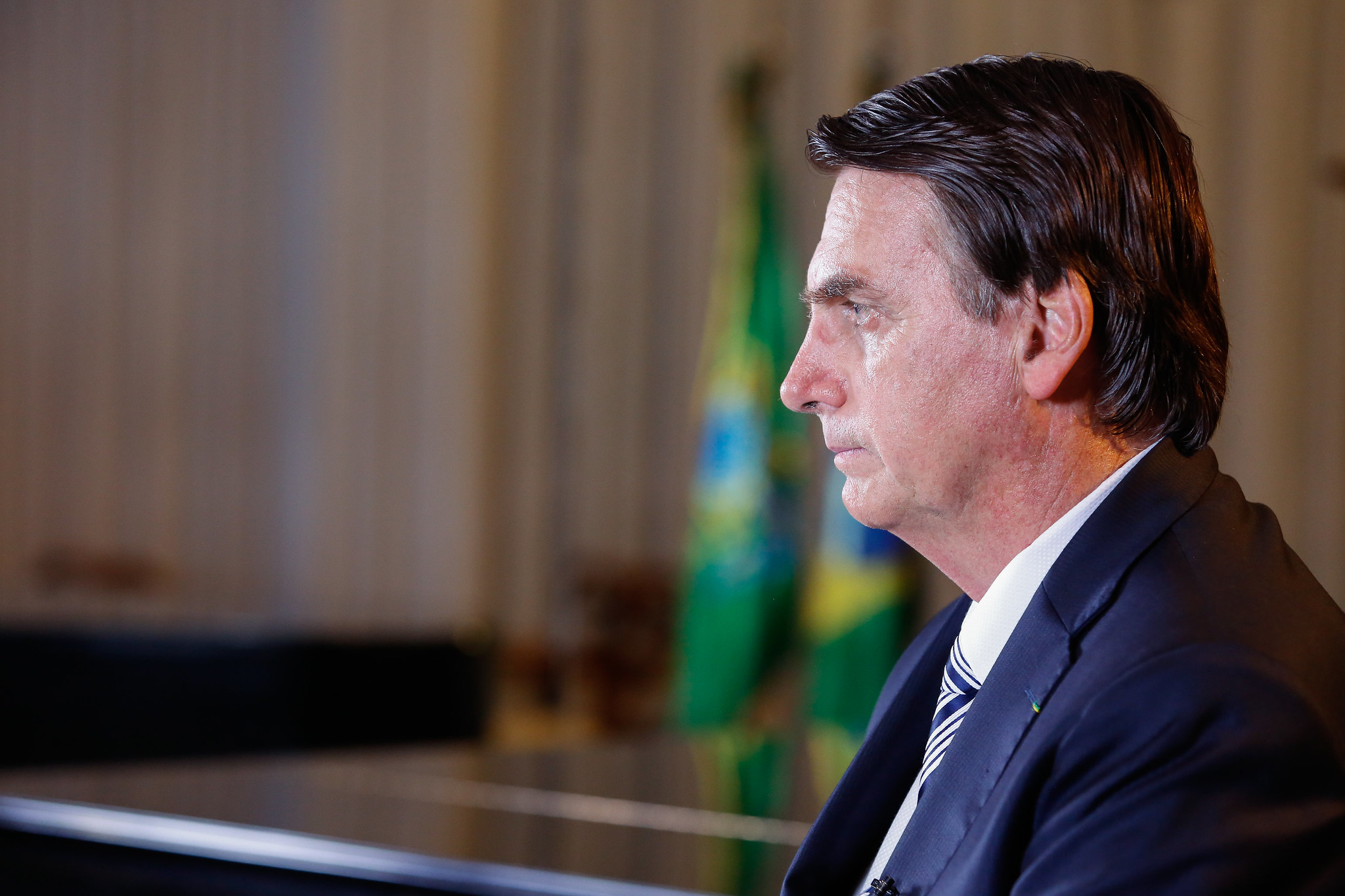 Moraes decreta prisão domiciliar de Bolsonaro