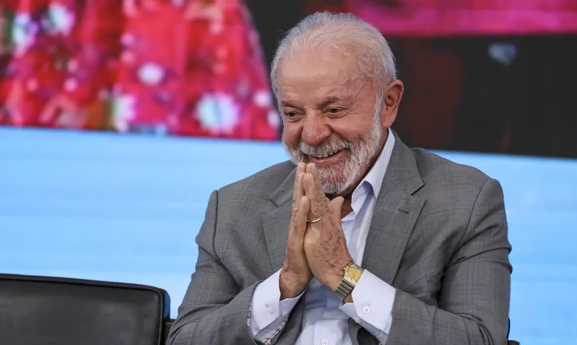 Lula diz que salário de presidente “não é muito”