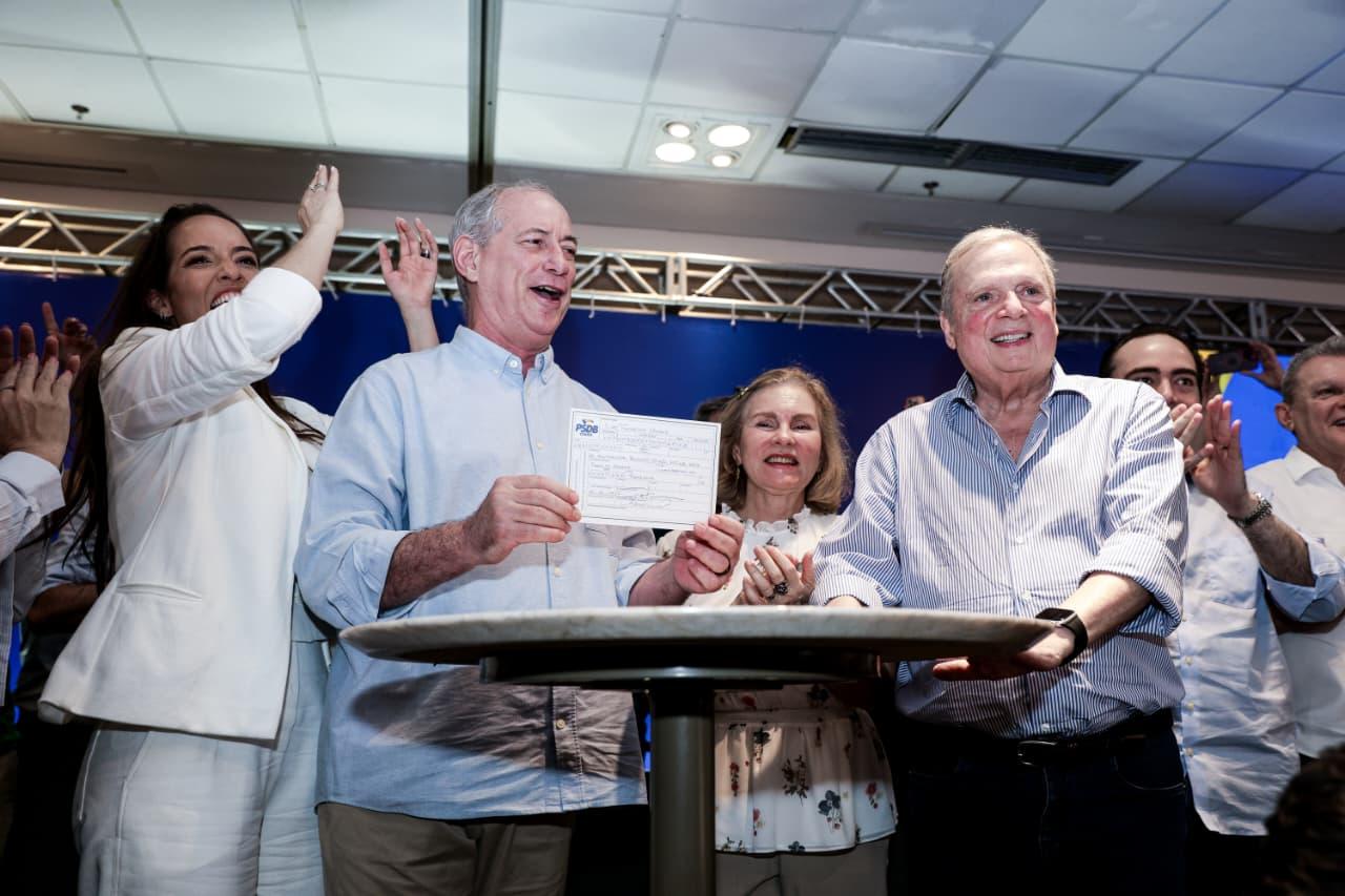 Ciro Gomes retorna ao PSDB e assume comando da sigla no Ceará