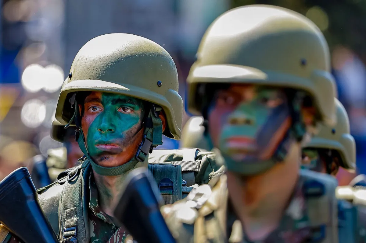 Brasil realiza treinamento militar de guerra na Amazônia com 10 mil soldados