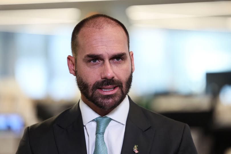 PF ordena que Eduardo Bolsonaro retorne a cargo de escrivão